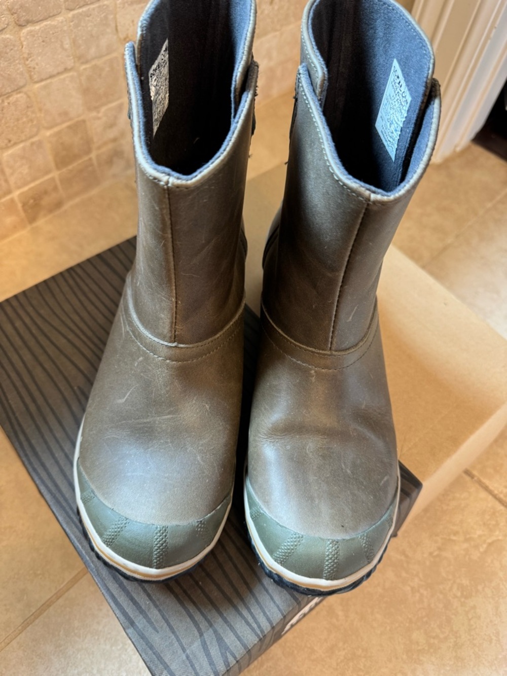 SOREL Olive Green Waterproof Winter Boots slim boot pull on size 8